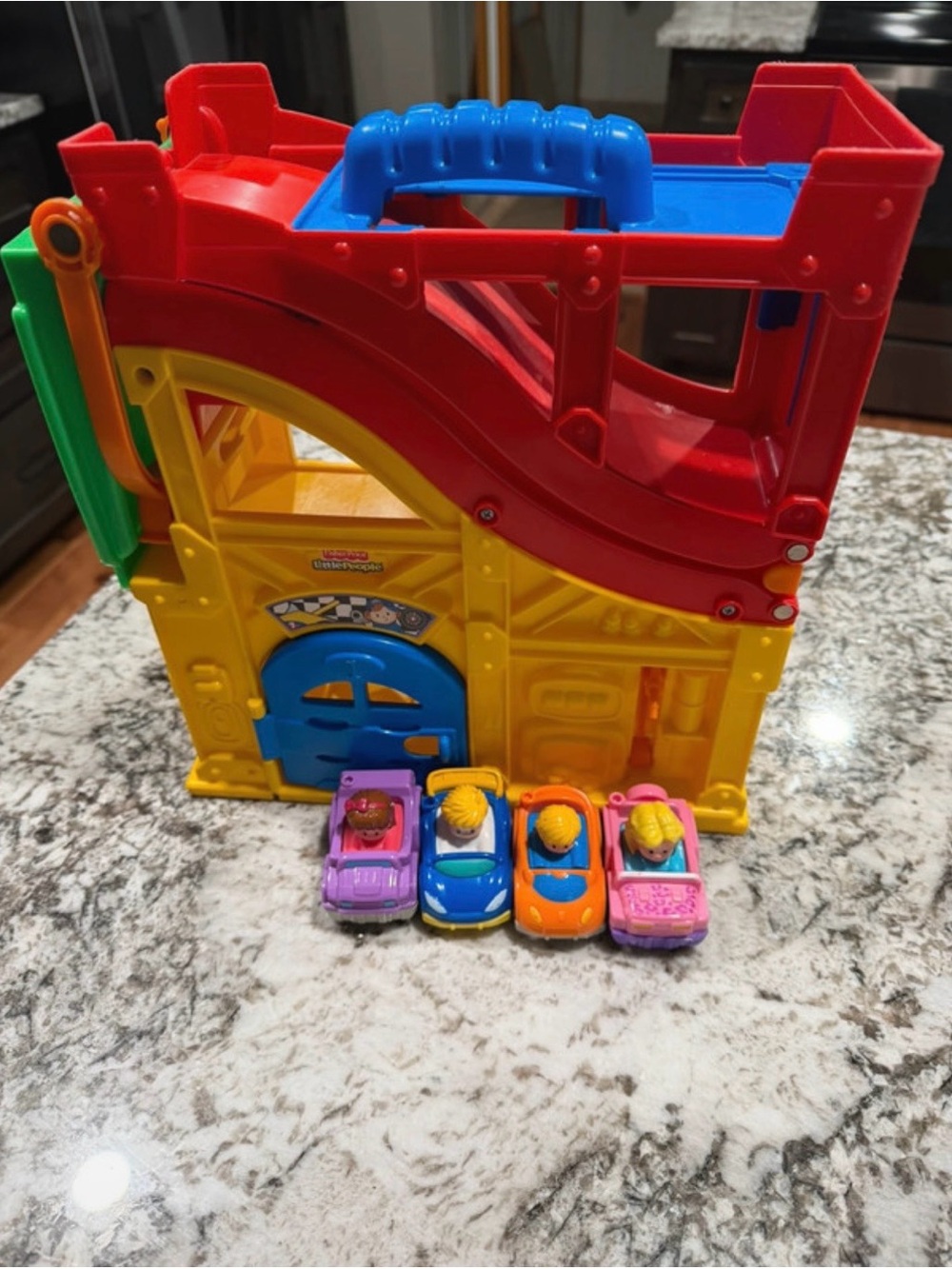 Fisher-Price Wheelies Rev and Sounds Race Track